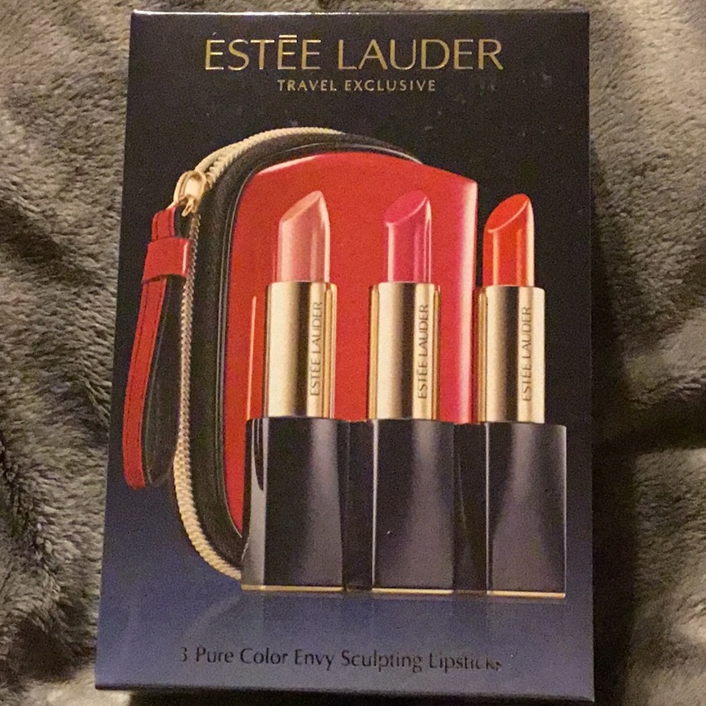 Estée Lauder travel exclusive